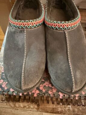 Gently used Ugg slippers